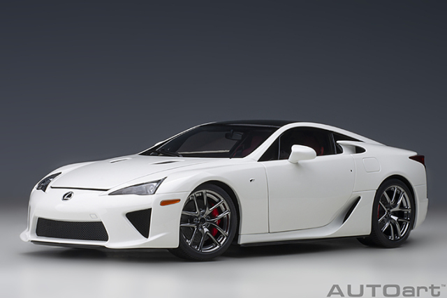 78851 1/18 LEXUS LFA (WHITEST WHITE/CARBON BLACK)