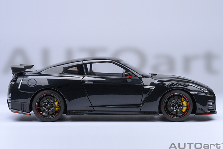 77504 1/18 NISSAN GT-R (R35) NISMO 2022 SPECIAL EDITION (METEOR FLAKE BLACK PEARL)