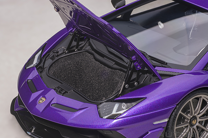 79179 1/18 LAMBORGHINI AVENTADOR SVJ  (VIOLA PASIFAE/PEARL PURPLE)