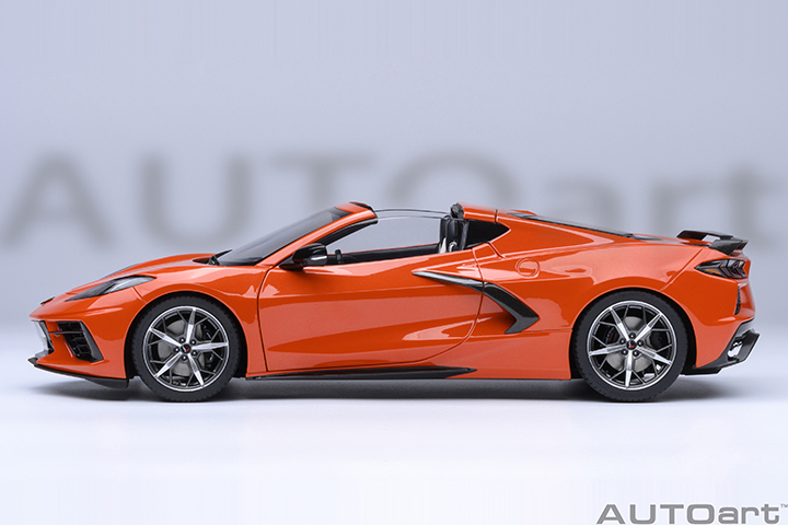 71283 1/18 CHEVROLET CORVETTE C8 STINGRAY Z51 (SEBRING ORANGE)