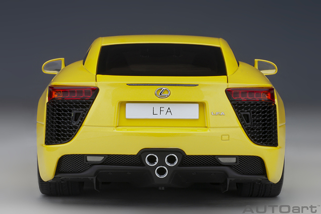 78854 1/18 LEXUS LFA (PEARL YELLOW)