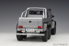 76308 1/18 MERCEDES-BENZ G63 AMG 6x6 (DESIGNO PLATINUM MAGNO)