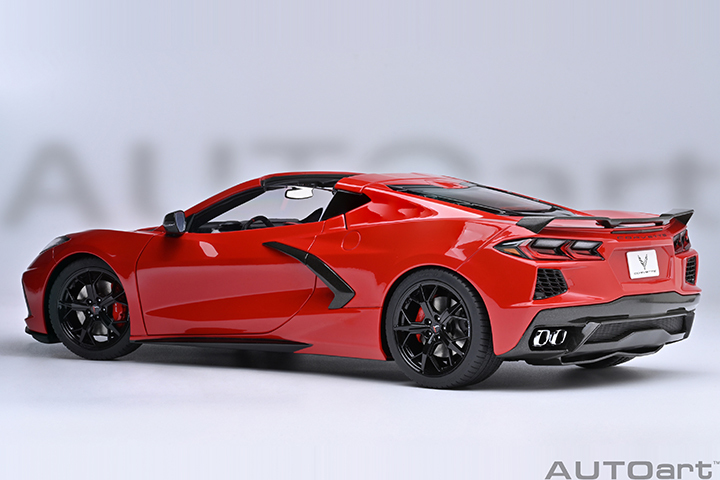 71282 1/18 CHEVROLET CORVETTE C8 STINGRAY Z51 (TORCH RED)