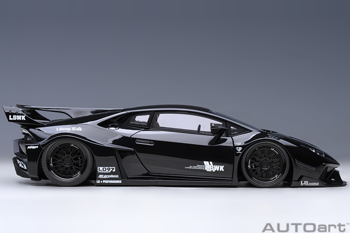 79129 1/18 LIBERTY WALK LB SILHOUETTE WORKS HURACAN GT (BLACK)