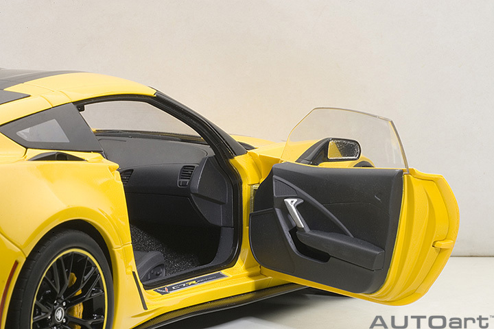 71260  1/18 CHEVROLET CORVETTE C7 Z06 C7R EDITION (CORVETTE RACING YELLOW)