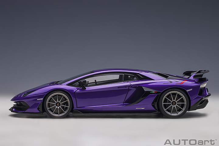 79179 1/18 LAMBORGHINI AVENTADOR SVJ  (VIOLA PASIFAE/PEARL PURPLE)