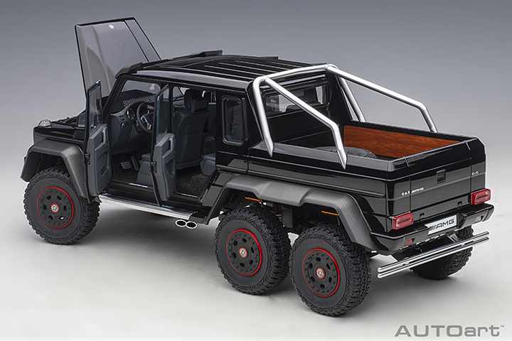 76306 1/18 MERCEDES-BENZ G63 AMG 6x6 (GLOSS BLACK亮光黑)