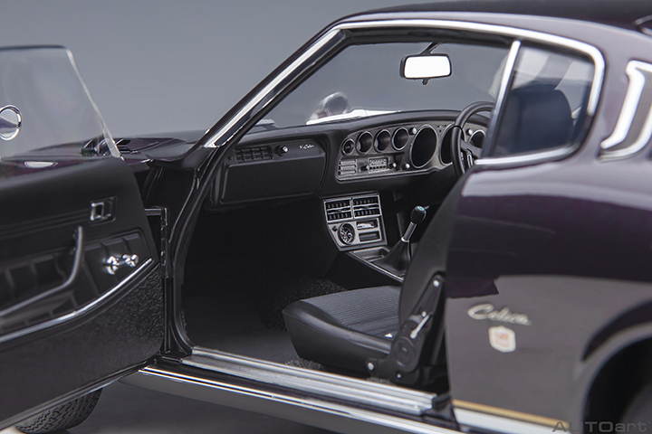 78769 1/18 TOYOTA CELICA LIFTBACK 2000GT (RA25) 1973 (DARK PURPLE METALLIC)