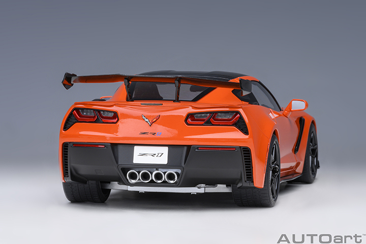 71279 1/18 CHEVROLET CORVETTE C7 ZR1 (SEBRING ORANGE TINTCOAT)