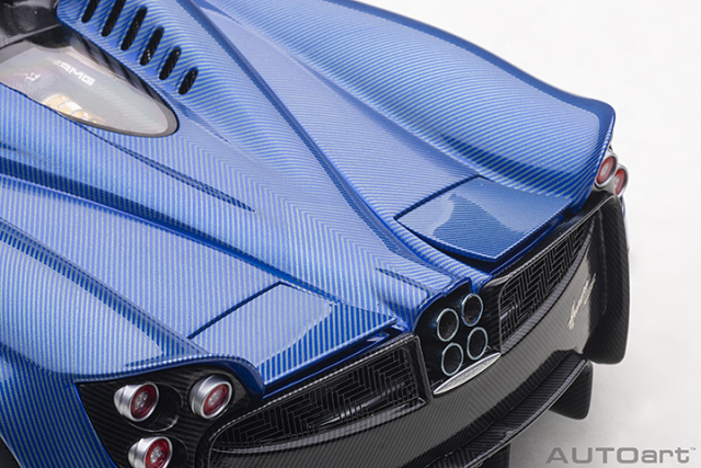 78286 1/18 PAGANI HUAYRA ROADSTER (BLU TRICOLORE CARBON FIBER)