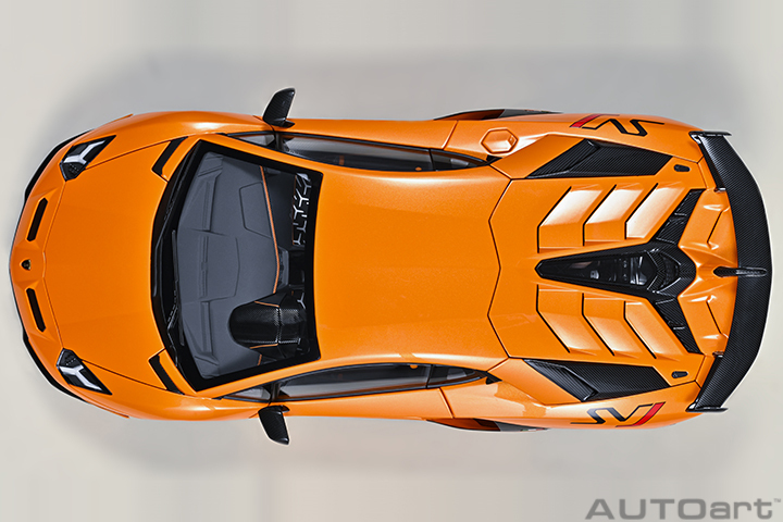 79218 1/18 LAMBORGHINI AVENTADOR SVJ (ARANCIO ATLAS/PEARL ORANGE)