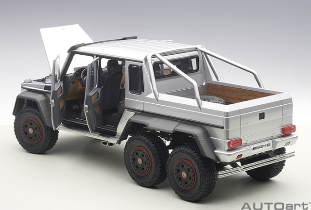 76301 1/18 MERCEDES-BENZ G63 AMG 6x6 (SILVER)