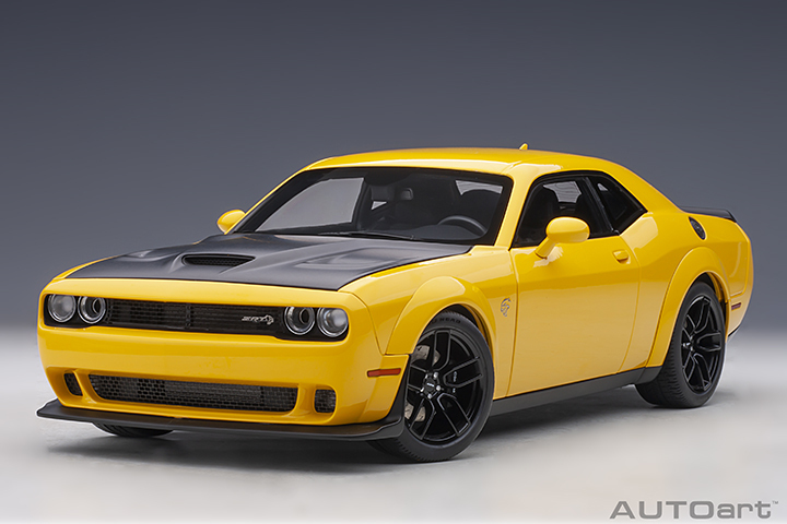 71737 1/18 DODGE CHALLENGER SRT HELLCAT WIDEBODY 2018 (YELLOW JACKET/SATIN BLACK PAINTED HOOD)