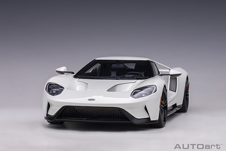 72941 1/18 FORD GT 2017 (FROZEN WHITE)