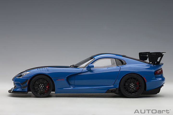 71734 1/18 DODGE VIPER ACR 2017 (COMPETITION BLUE W/ BLACK STRIPES)