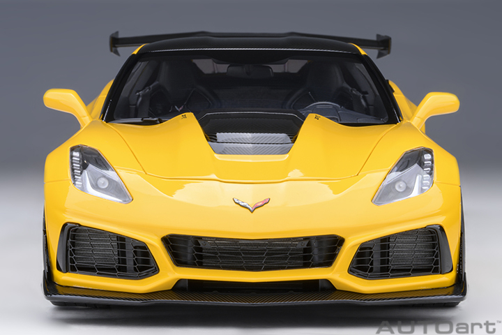 71278 1/18 CHEVROLET CORVETTE C7 ZR1 (CORVETTE RACING YELLOW TINTCOAT)