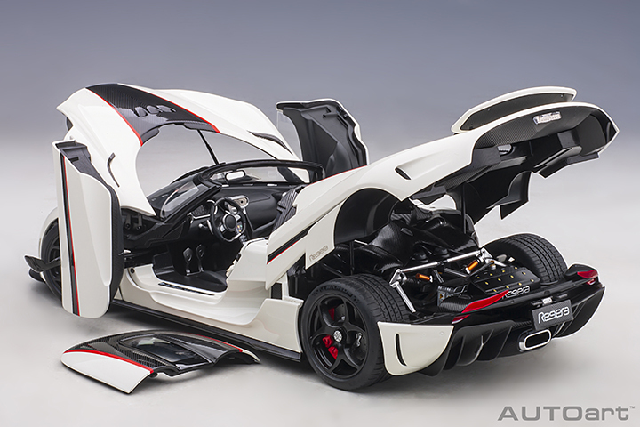 79027 1/18 KOENIGSEGG REGERA (WHITE/BLACK CARBON/RED ACCENTS)