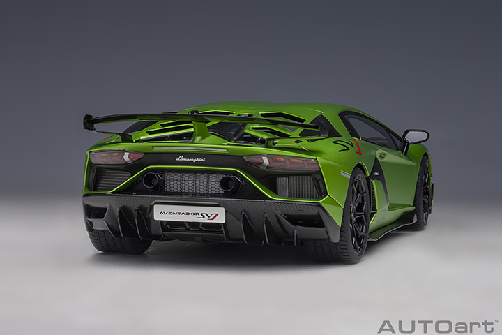 79178 1/18 LAMBORGHINI AVENTADOR SVJ  (VERDE ALCEO/MATT GREEN)