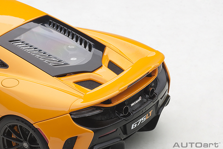 76048 1/18 McLAREN 675LT (McLAREN ORANGE)