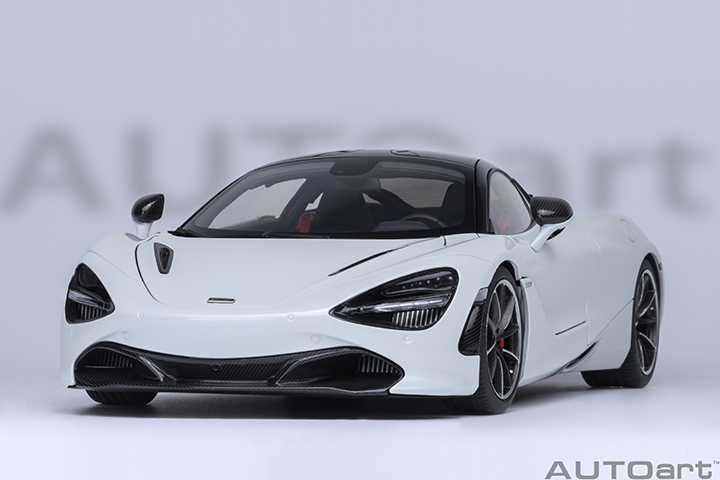 76069 1/18 McLAREN 720S (SILICA WHITE)