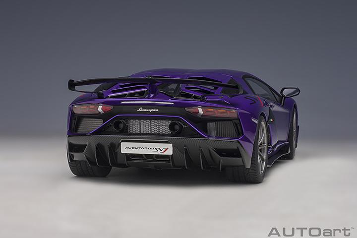 79179 1/18 LAMBORGHINI AVENTADOR SVJ  (VIOLA PASIFAE/PEARL PURPLE)