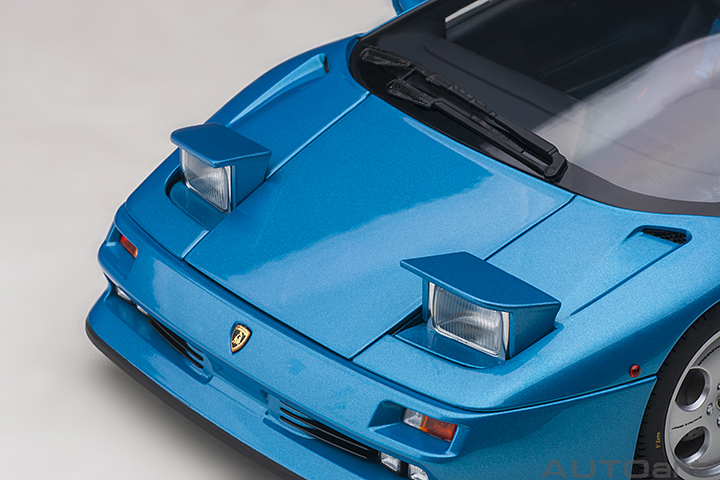 79156 1/18 LAMBORGHINI DIABLO SE30 (BLU SIRENA/METALLIC BLUE)