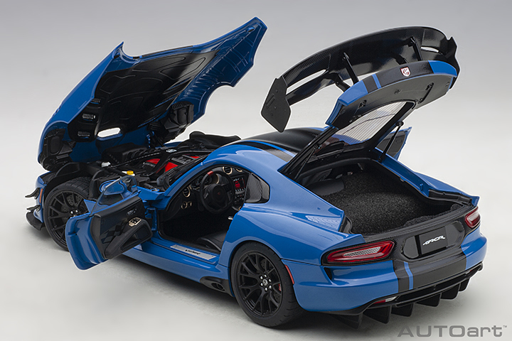 71734 1/18 DODGE VIPER ACR 2017 (COMPETITION BLUE W/ BLACK STRIPES)