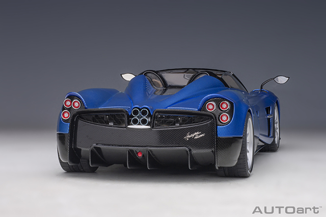 78286 1/18 PAGANI HUAYRA ROADSTER (BLU TRICOLORE CARBON FIBER)