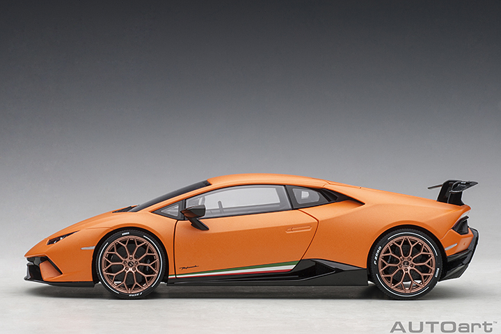 79152 1/18 LAMBORGHINI HURACAN PERFORMANTE (ARANCIO ANTHAEUS/MATT ORANGE)