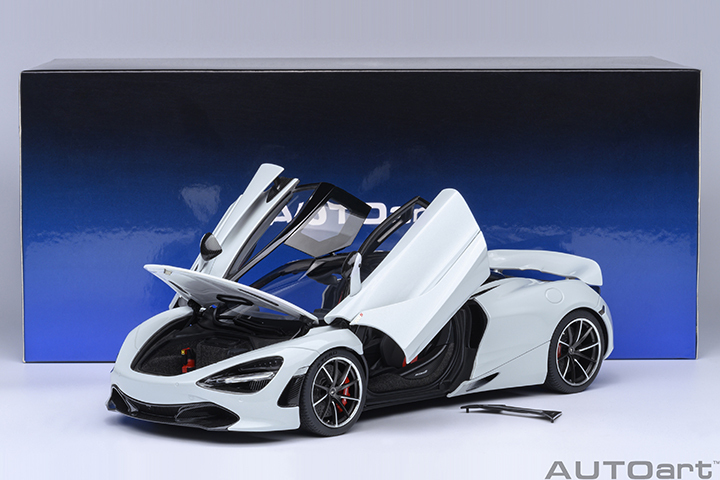 76069 1/18 McLAREN 720S (SILICA WHITE)