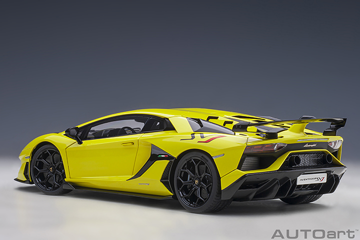 79175 1/18 LAMBORGHINI AVENTADOR SVJ  (GIALLO TENERIFE/PEARL YELLOW)