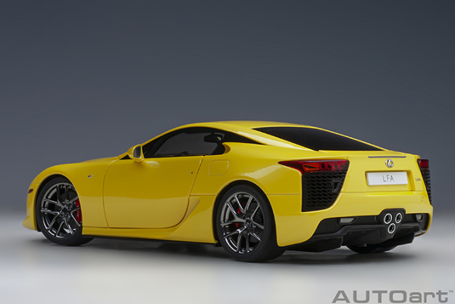 78854 1/18 LEXUS LFA (PEARL YELLOW)
