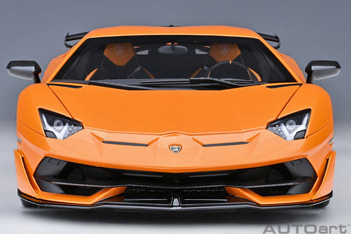 79218 1/18 LAMBORGHINI AVENTADOR SVJ (ARANCIO ATLAS/PEARL ORANGE)