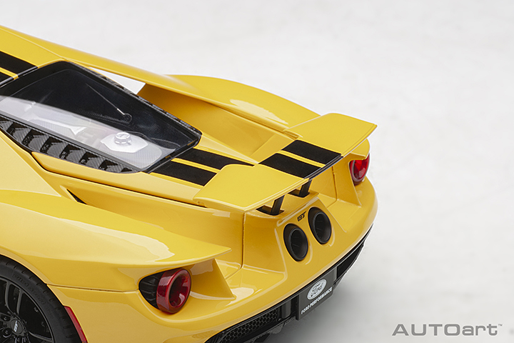 72944 1/18 FORD GT 2017 (TRIPLE YELLOW/BLACK STRIPES)