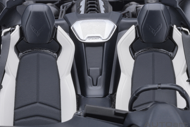 71283 1/18 CHEVROLET CORVETTE C8 STINGRAY Z51 (SEBRING ORANGE)