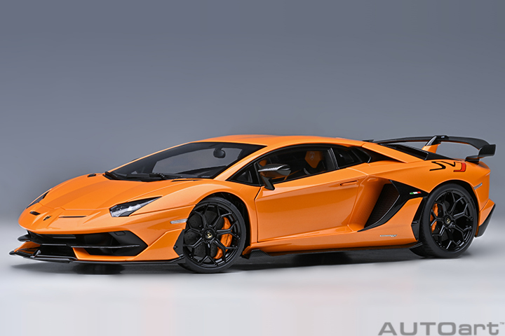 79218 1/18 LAMBORGHINI AVENTADOR SVJ (ARANCIO ATLAS/PEARL ORANGE)