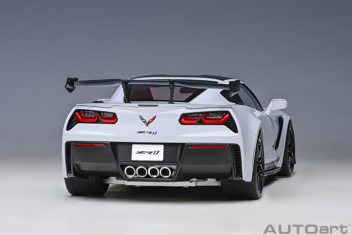 71277 1/18 CHEVROLET CORVETTE C7 ZR1 (CERAMIC MATRIX GREY METALLIC)