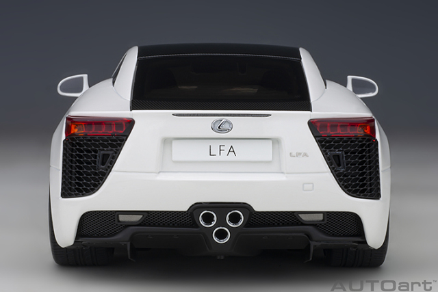 78851 1/18 LEXUS LFA (WHITEST WHITE/CARBON BLACK)