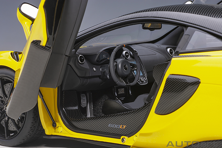 76082 1/18 McLAREN 600LT (SICILIAN YELLOW)