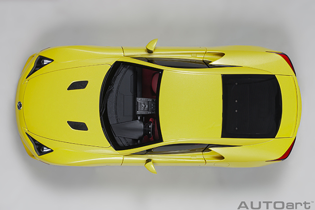 78854 1/18 LEXUS LFA (PEARL YELLOW)