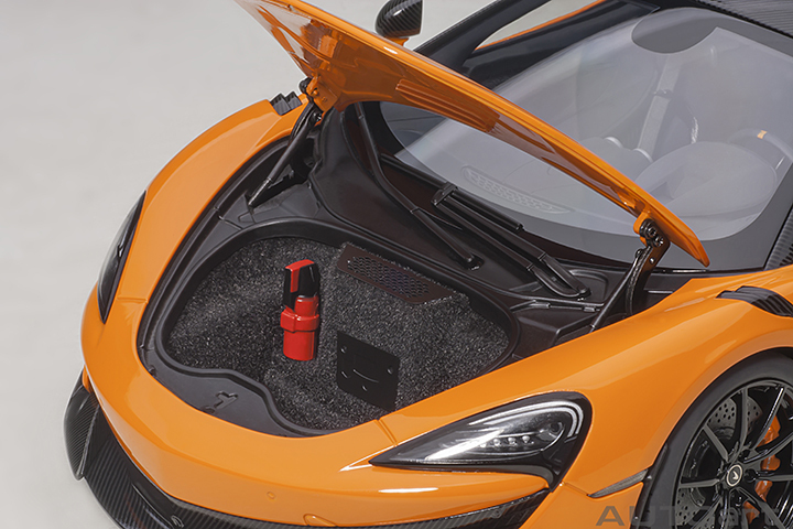 76084 1/18 McLAREN 600LT (MYAN ORANGE)