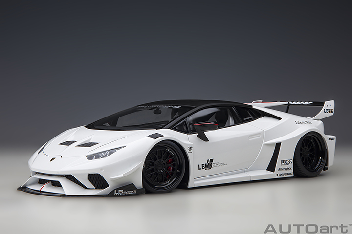 79125 1/18 LIBERTY WALK LB SILHOUETTE WORKS HURACAN GT (WHITE)