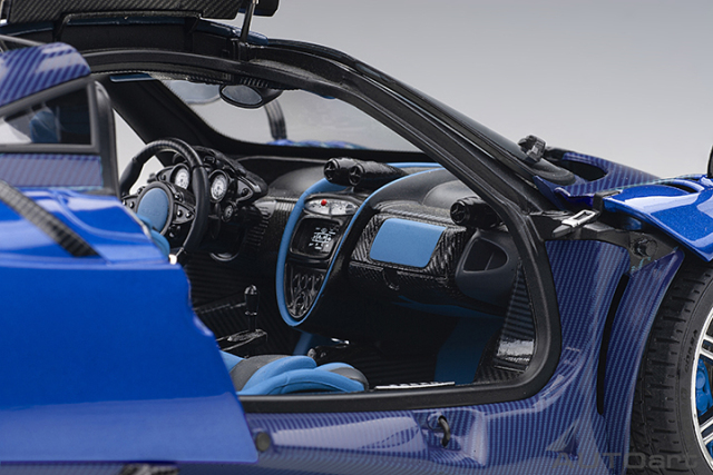 78277 1/18 PAGANI HUAYRA BC (BLU FRANCIA/CARBON)