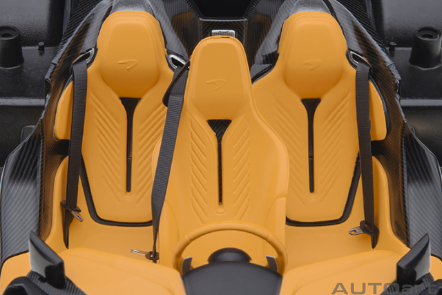 76089 1/18 McLAREN SPEEDTAIL (LANTANA PURPLE)