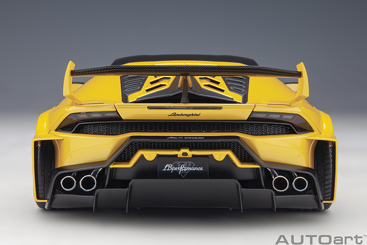 79127 1/18 LIBERTY WALK LB SILHOUETTE WORKS HURACAN GT (METALLIC YELLOW)