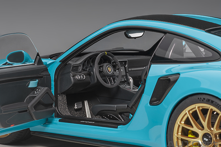 78175 1/18 Porsche 911 (991.2) GT2 RS Weissach Package (Miami Blue)