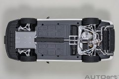 73215 1/18 HONDA NSX-R (NA2)(CHAMPIONSHIP WHITE/BLACK CARBON FIBER VERSION)