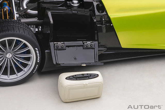 78288 1/18 PAGANI HUAYRA ROADSTER (VERDE FIRENZE)