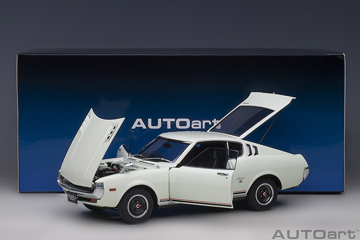 78766 1/18 TOYOTA CELICA LIFTBACK 2000GT (RA25) 1973 (WHITE)