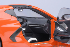 71283 1/18 CHEVROLET CORVETTE C8 STINGRAY Z51 (SEBRING ORANGE)